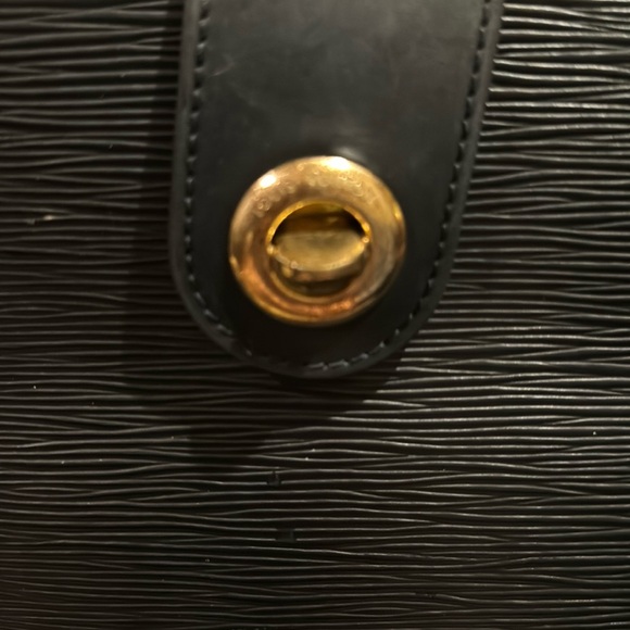 💕Authentic Louis Vuitton Cluny - Picture 7 of 15